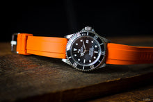 Laden Sie das Bild in den Galerie-Viewer, Rolex Sea-Dweller mit Kautschuk-Uhrenarmband &quot;Arched&quot; | Orange | 20 mm 